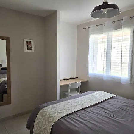 Hébergement de vacances Maison Neuve, Confortable Dans Quartier Calme *