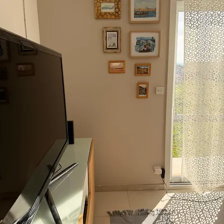 Maison Neuve, Confortable Dans Quartier Calme Peyssies