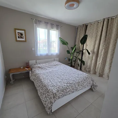 Hébergement de vacances Maison Neuve, Confortable Dans Quartier Calme *