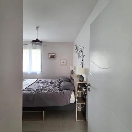 Feriehus Maison Neuve, Confortable Dans Quartier Calme *